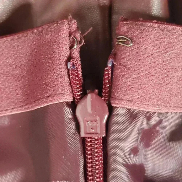 NwtJ.Crew Faux Leather Maroon Plead Skirt  Sz 8 Style#F6089 - Picture 9 of 10